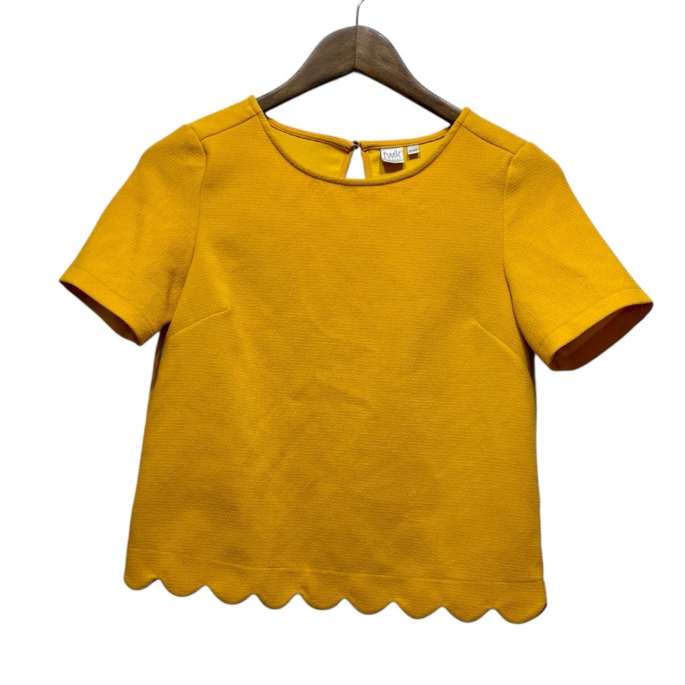 ✨$8 CLEAR-OUT✨ Twik Simons Scallop Hem Short Sleeve Crop Top Shirt Yellow - Picture 7 of 7